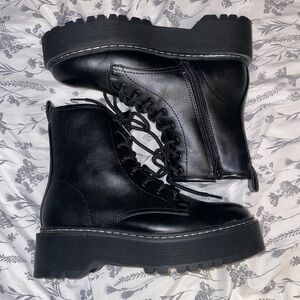 Universal Thread Combat Boots